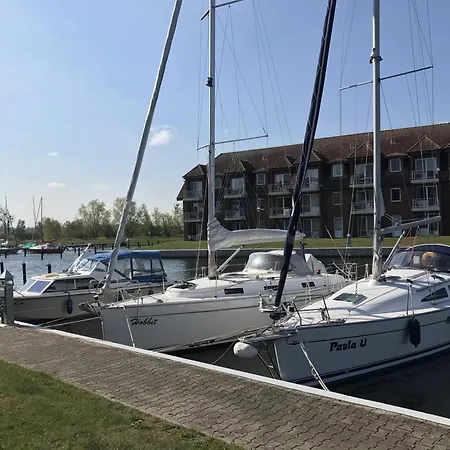 An Der Ostsee Mit Blick Auf Den Yachthafen Ueckermunde